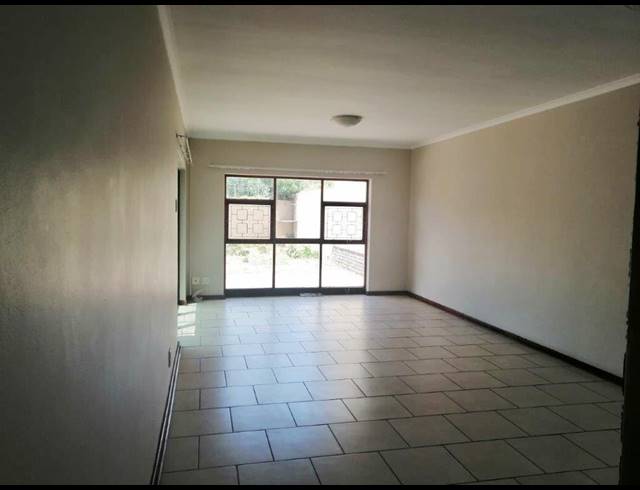3 BEDROOM TOWNHOUSE RENTED IN SOUTH END